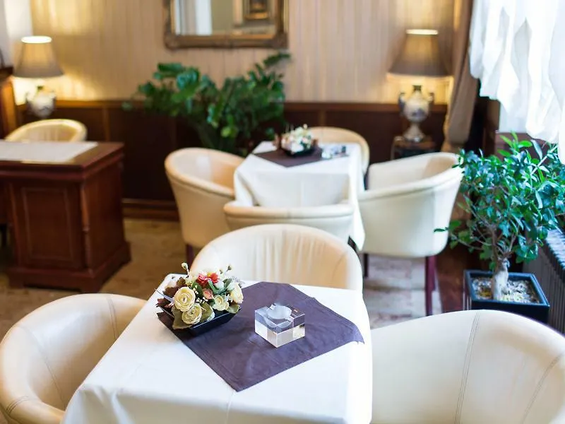 Vila Paris Boutique Hotel Bucareste 4*,